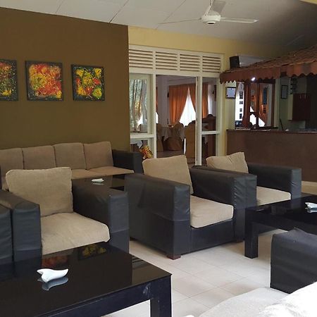 Robinson Hotel Kataragama Luaran gambar